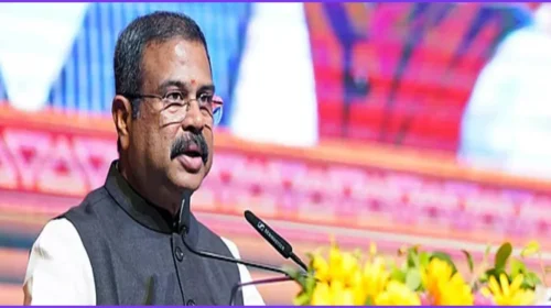 অবশেষে পদত্যাগ করলেন ভারতের কেন্দ্রীয় শিক্ষামন্ত্রী ধর্মেন্দ্র প্রধান