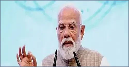 দিল্লিতে শিক্ষার্থীদের আন্দোলনে মোদির বার্তা, প্রশ্নফাঁস নিয়ে ফাস্ট ট্র্যাক আদালত