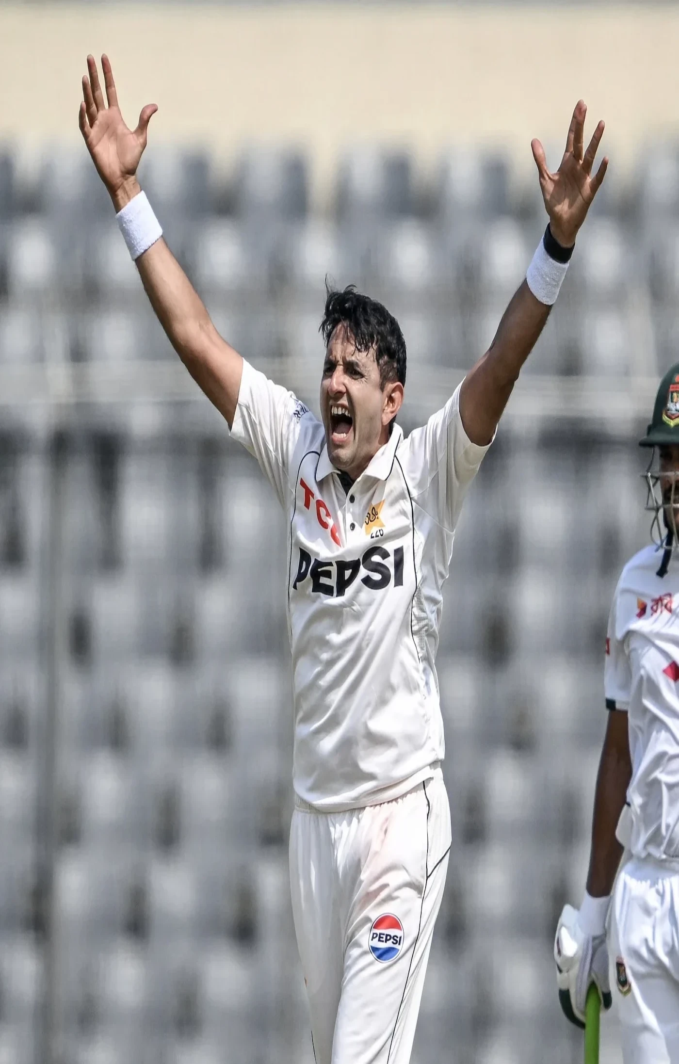 ইংল্যান্ড সফরের প্রস্তুতি ম্যাচে পাকিস্তানের বোলিং দাপট