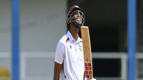 ওয়েস্ট ইন্ডিজের ৩৪৪ রান, লোয়ার অর্ডারের দৃঢ়তায় লড়াইয়ে ফিরল দল