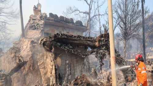 গ্রিসের সালামিনা দ্বীপে ভয়াবহ দাবানল, দম্পতিসহ নিহত ২