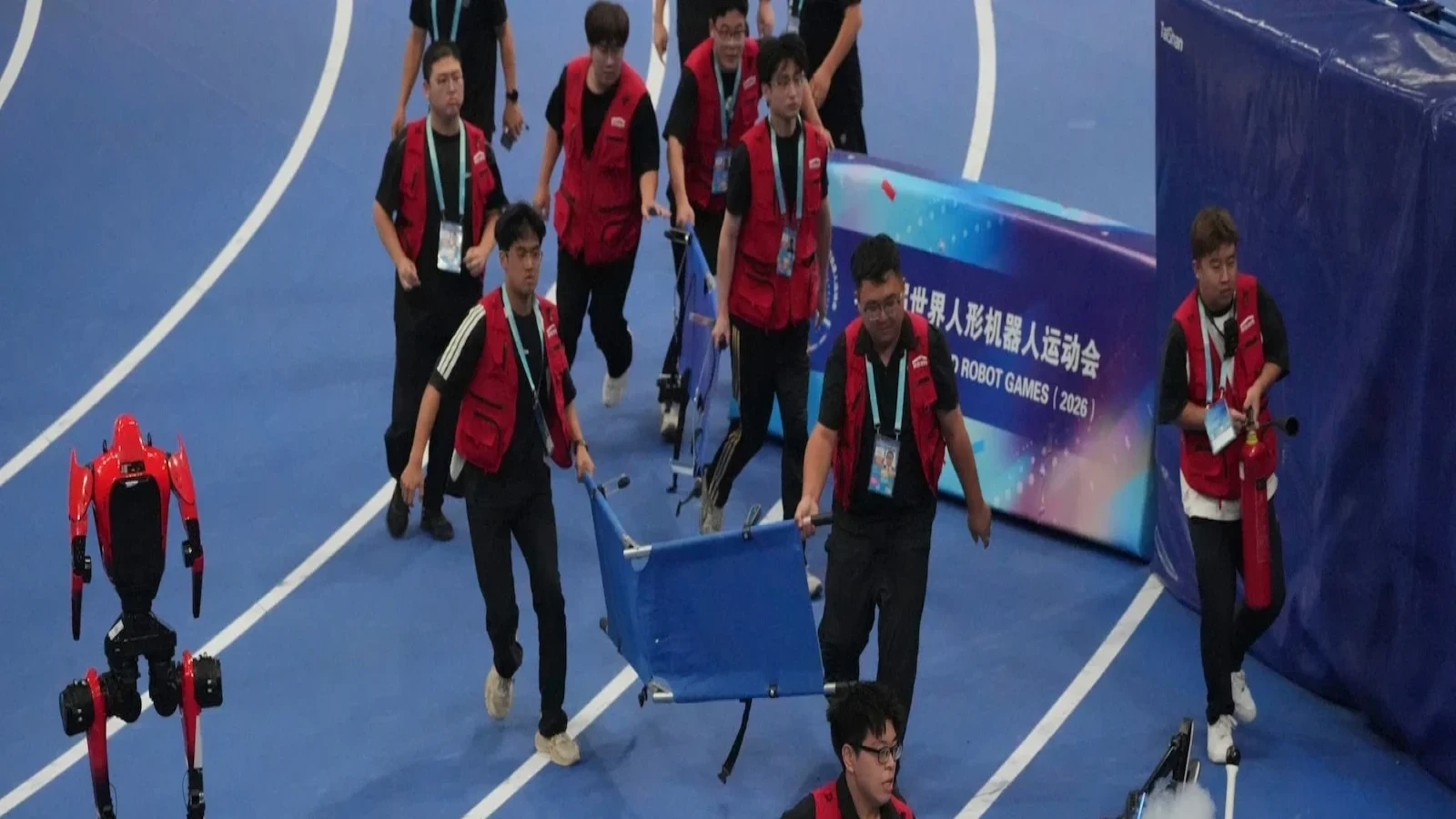 চীনের রোবট প্রতিযোগিতায় ১০০ মিটার দৌড়ে নতুন বিশ্বরেকর্ড