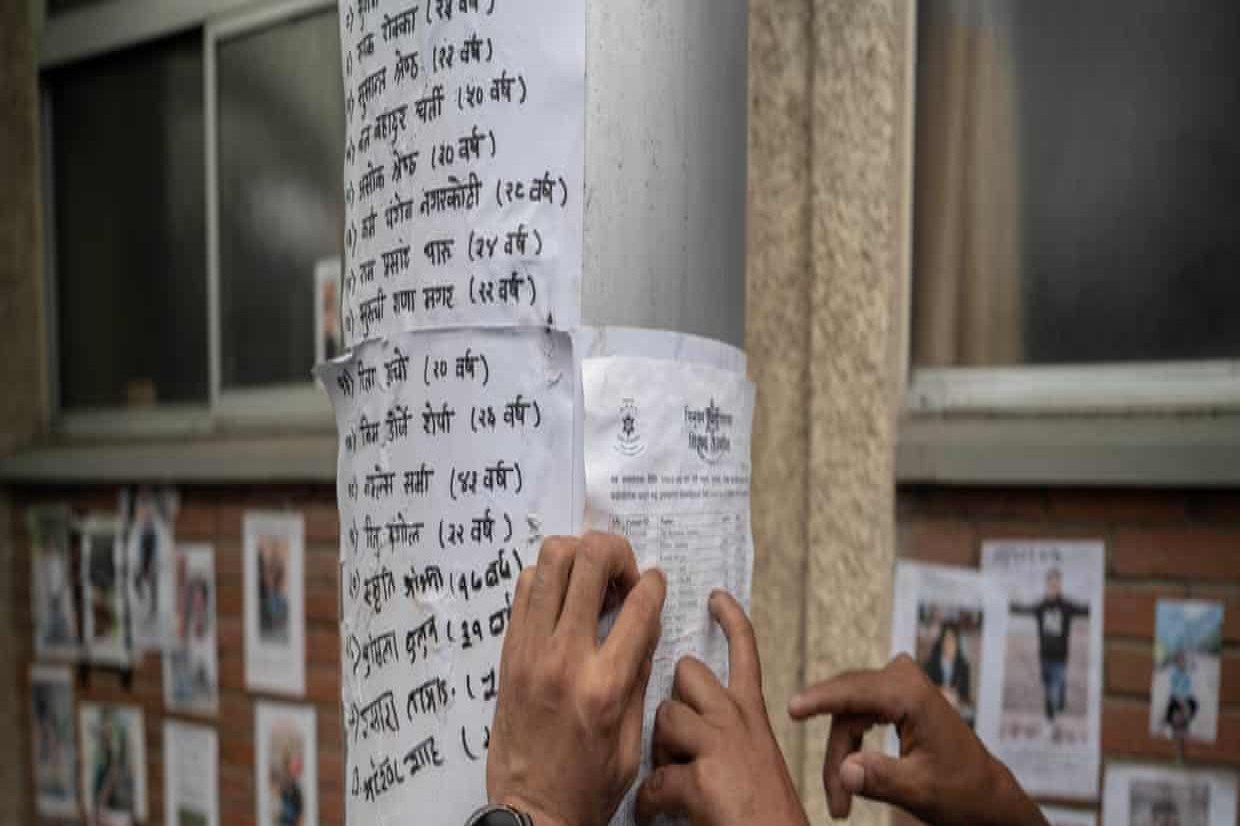 নেপালের বন্যায় নিখোঁজ স্বজনদের সন্ধানে হাসপাতালের দেয়ালে পোস্টার