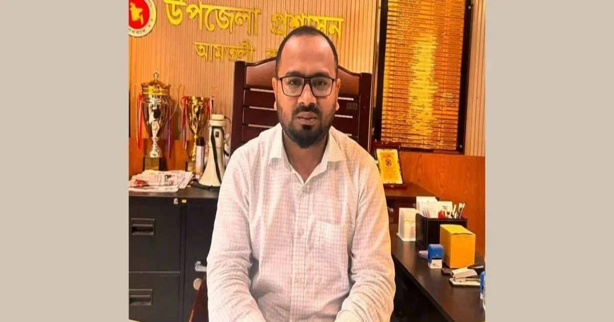 বরগুনার আমতলীতে খাল খননের উদ্বৃত্ত ৩৭ লাখ টাকা সরকারি কোষাগারে ফেরত