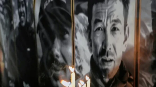 ব্রড পিকে তুষারধসে নিহত ১০ পর্বতারোহীর স্মরণে ইসলামাবাদে মোমবাতি প্রজ্বলন