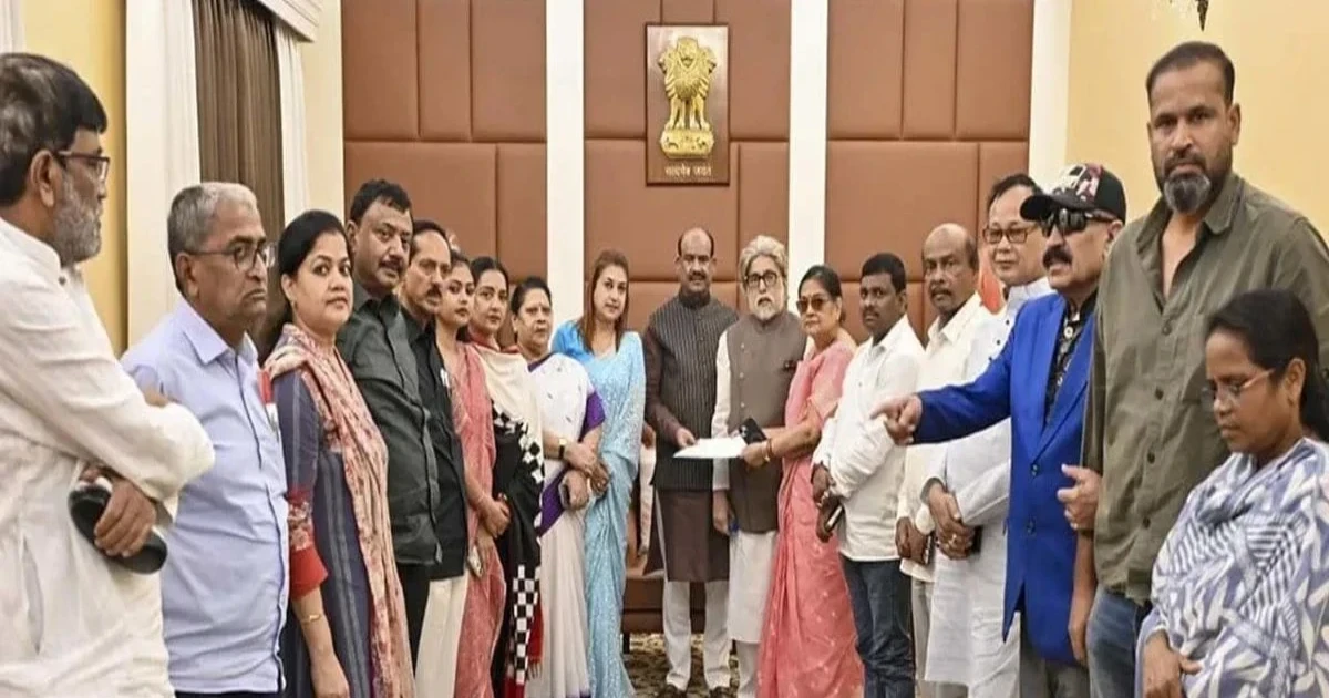 ভারতের ২০ বিদ্রোহী তৃণমূল এমপিকে শোকজ নোটিশ লোকসভার