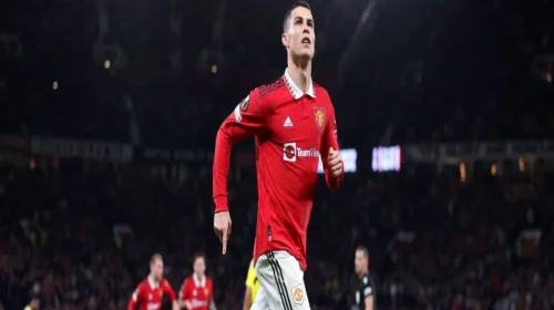 রোনালদোর অভিষেক বার্ষিকী উদযাপন করল ম্যানচেস্টার ইউনাইটেড