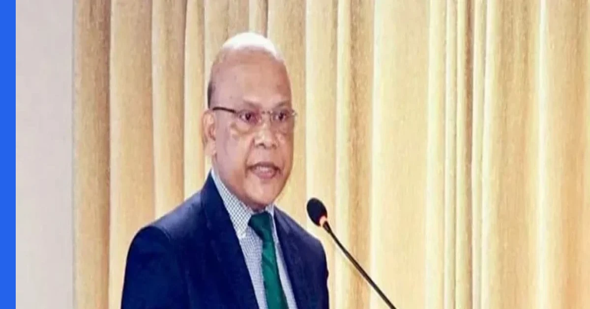 শিক্ষক শুধু চাকরিজীবী নন, মানুষ গড়ার কারিগর