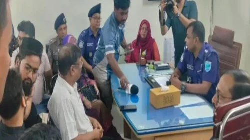 সিংগাইরে জবি বাস ভাঙচুর: জড়িতদের গ্রেপ্তারে উপাচার্যের ২৪ ঘণ্টার আল্টিমেটাম