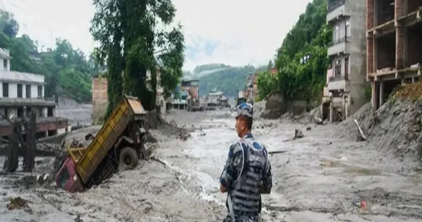 হিমবাহ ধস ও বন্যার আগাম পূর্বাভাস কি আসলেই সম্ভব?