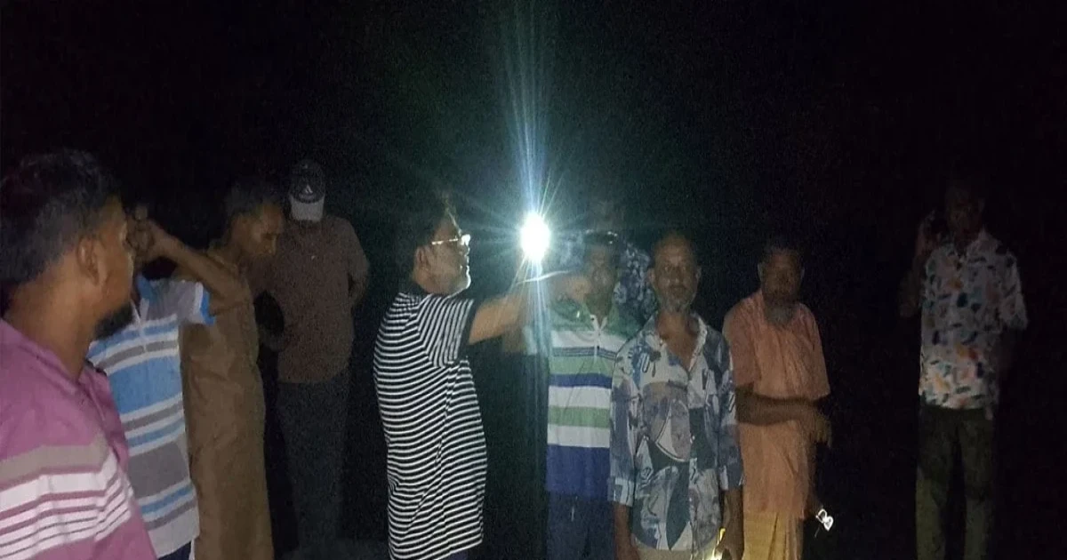 গঙ্গাচড়ায় তিস্তায় হঠাৎ ভাঙন, রাতেই পরিদর্শনে বিএনপি নেতারা