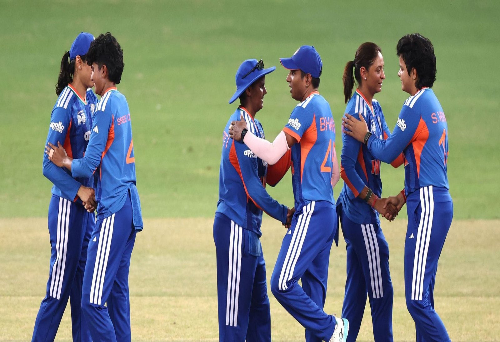 নারী এশিয়া কাপ ফাইনাল: শ্রীলঙ্কার বিরুদ্ধে টস জিতে ব্যাটিংয়ে ভারত