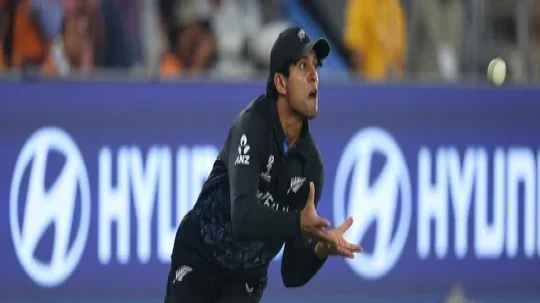 প্রমোদ শুটিংয়ে কাঁধে চোট, ভারতের বিপক্ষে সিরিজে অনিশ্চিত রাচিন রবীন্দ্র