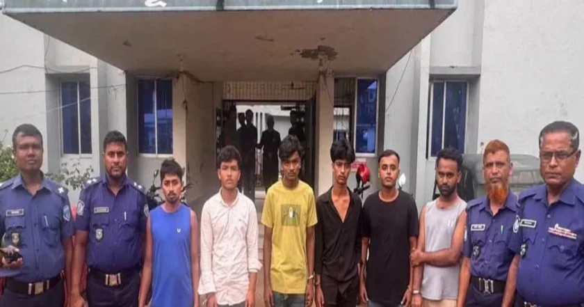 ফেনীতে স্বামীকে আটকে স্ত্রীকে অপহরণ ও ধর্ষণচেষ্টা, গ্রেপ্তার ৬