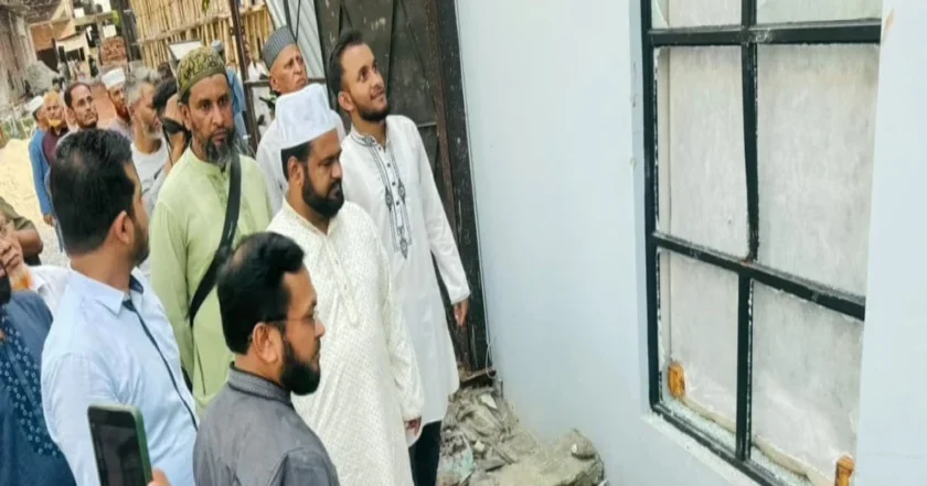 মিরপুরে স্বাস্থ্যকেন্দ্রে হামলা ও ভাঙচুর পরিদর্শনে জামায়াত নেতারা