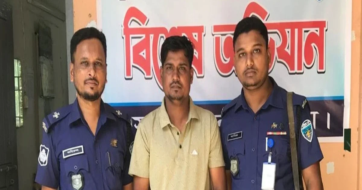 সন্দ্বীপে পুলিশ সদস্যকে অপহরণ ও মারধরের মূলহোতা করিম গ্রেপ্তার