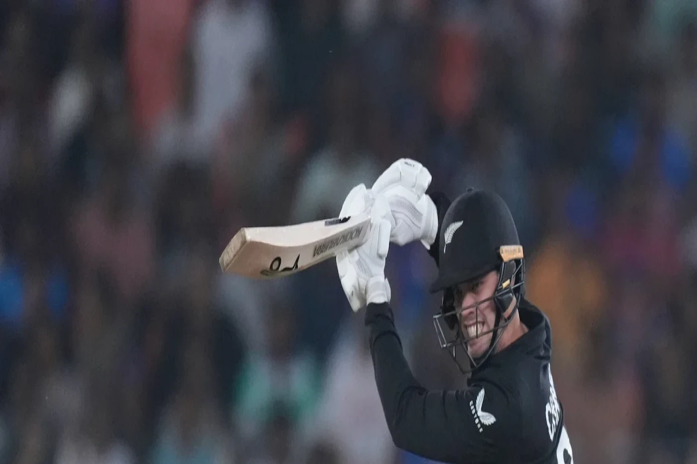 ইনজুরির কারণে ভারতের বিপক্ষে টি-টোয়েন্টি সিরিজ থেকে ছিটকে গেলেন চ্যাপম্যান ও ফোকস