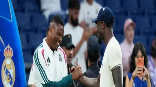 ইন্টার মিলান নিয়ে এখনো কথা হয় মরিনহোর সাথে: ডামফ্রিস
