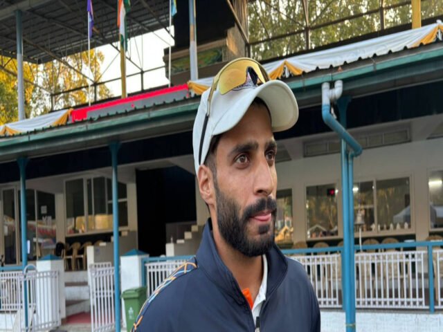 ইরানি কাপ: শ্রীনগরে জম্মু ও কাশ্মীরের পেসারদের দাপট