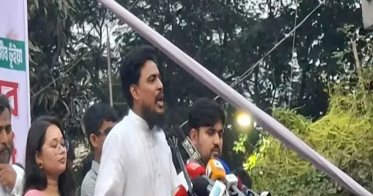 কলকাতায় গ্যাস ১০০০ টাকা হলে বাংলাদেশে ২৫০০ কেন: আখতার হোসেন