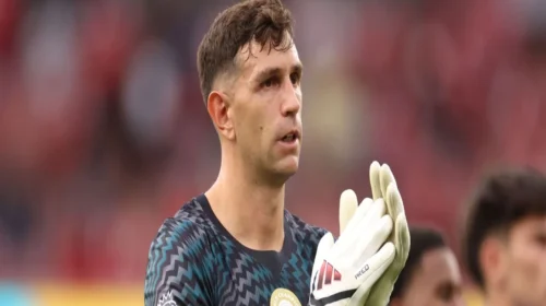 চেলসিতে যোগ দেওয়ার কারণ জানালেন এমিলিয়ানো মার্তিনেজ