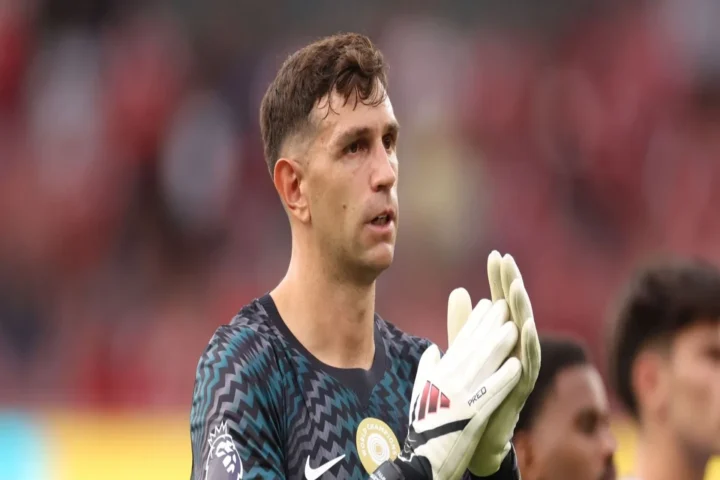 চেলসিতে যোগ দেওয়ার কারণ জানালেন এমিলিয়ানো মার্তিনেজ