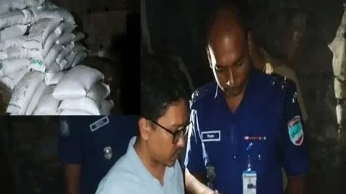 দামুড়হুদায় অবৈধ সার মজুত, ১৫০০ বস্তা জব্দ করে গোডাউন সিলগালা