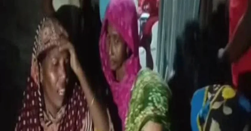 দামুড়হুদায় তুচ্ছ ঘটনায় ফল বিক্রেতাকে লোহার শিকে বিদ্ধ করে হত্যা