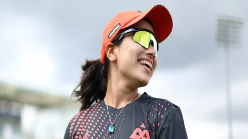 পার্থ স্করচার্সে যোগ দিলেন পাকিস্তানের অধিনায়ক ফাতিমা সানা