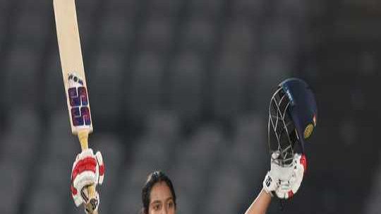 প্রতীক রাওয়ালের সেঞ্চুরি ও চারণির বোলিংয়ে জিম্বাবুয়েকে হারাল ভারত