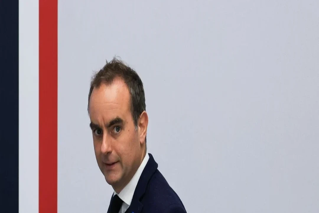 ফ্রান্সে সহিংসতা নিয়ন্ত্রণে স্থানীয় কারফিউর পরিকল্পনা