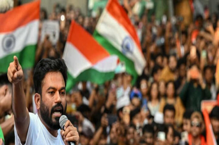 ভোটার তালিকা নিয়ে বিতর্ক: ভারতে ফের পথে ‘ককরোচ’ আন্দোলন