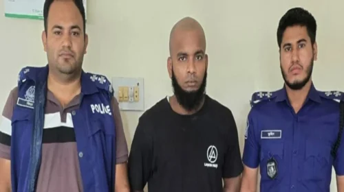 ভোলার দৌলতখানে দেশীয় অস্ত্রসহ মাদক কারবারি গ্রেপ্তার