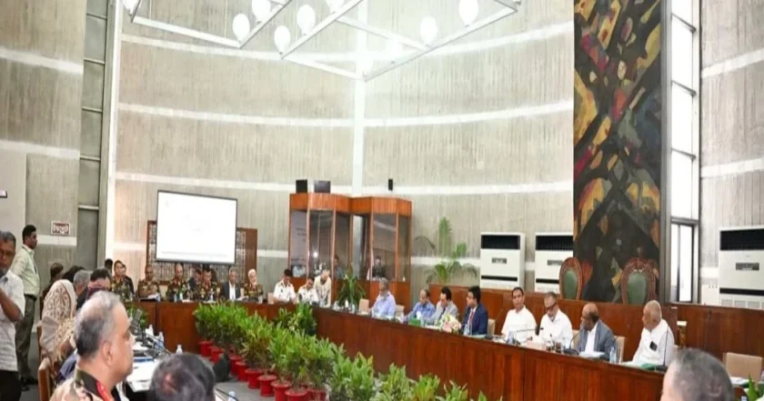 সশস্ত্র বাহিনীকে আধুনিক প্রতিরক্ষা সরঞ্জামে সজ্জিত করার সুপারিশ