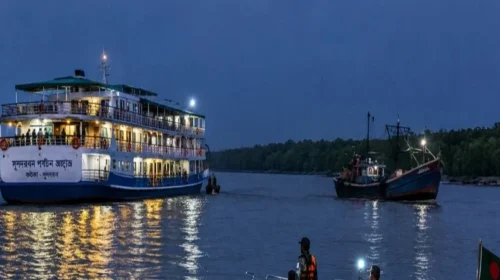 সুন্দরবনে পর্যটকবাহী জাহাজে ডাকাতির চেষ্টা, বনরক্ষীদের গুলিতে পিছু হটল দুর্বৃত্তরা